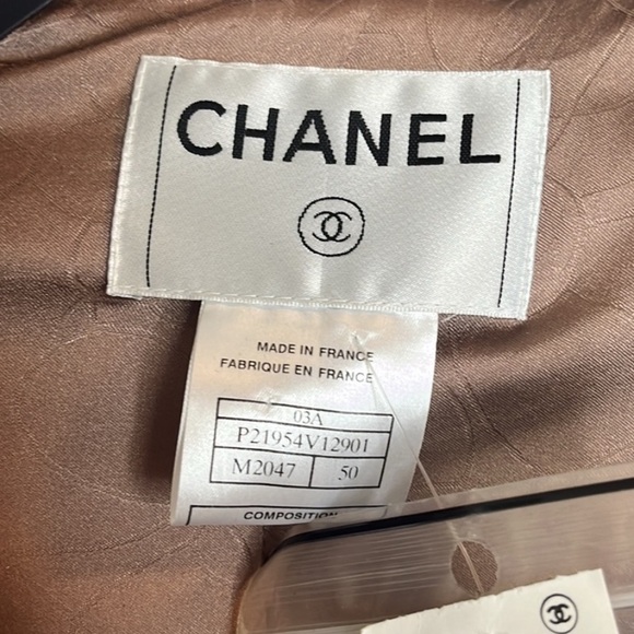 CHANEL Tweed Jacket in Brown, Black and Plum/Burgundy - Picture 5 of 9